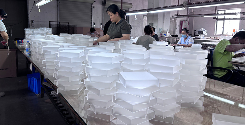 QC checked acrylic dust cover mass manufacturing