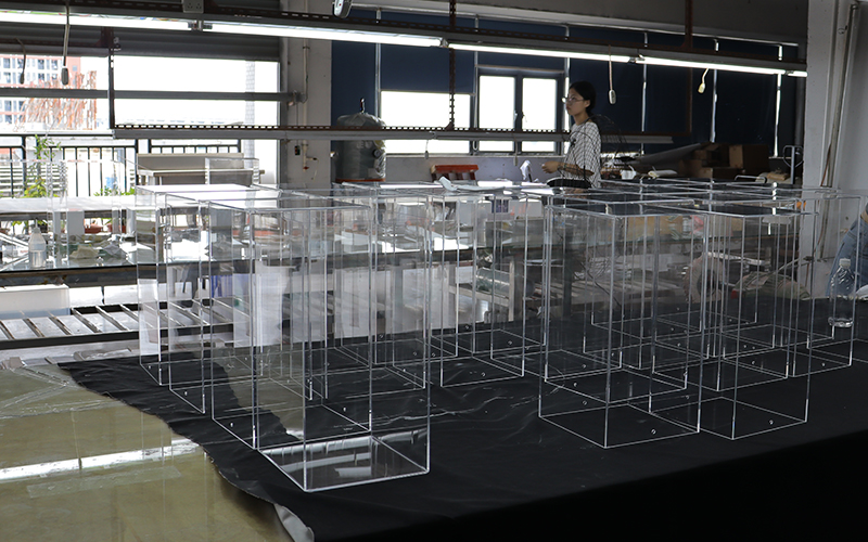 Batch Production of Clear Acrylic Cases, Mass Customization Factory