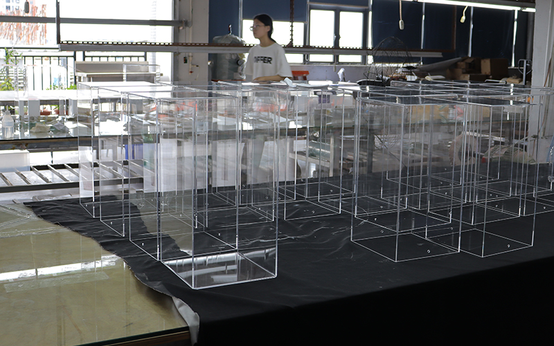 Bulk Production of Clear Acrylic Cases, Mass Customization B2B Factory