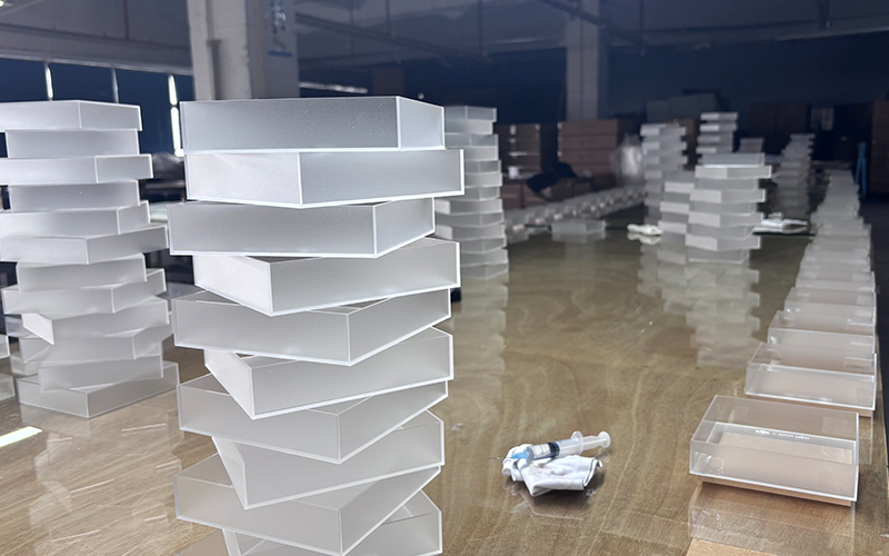 Mass Production of White Acrylic Organizers, Stackable Retail Display Supply