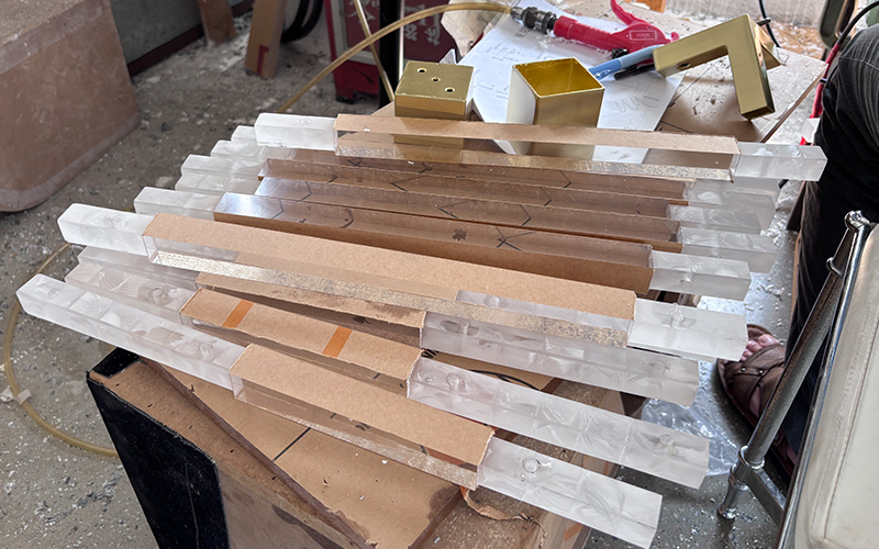 Semi-finished Polished Acrylic Rods, Batch Processing in Furniture Factory