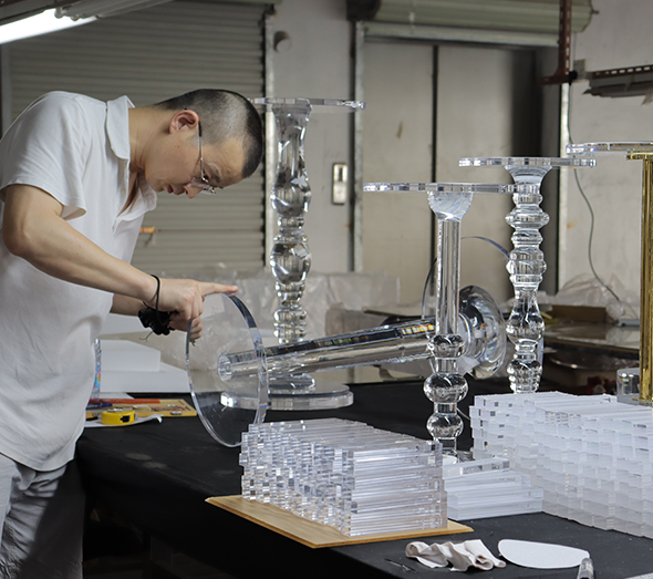 Acrylic furniture assembly and polishing, clear display stands factory production for wholesale OEM