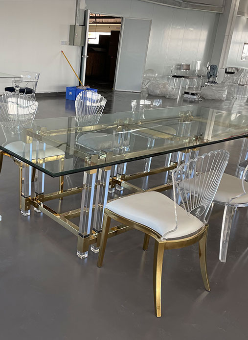 Acrylic-furniture-factory-assembly,-clear-acrylic-tables-and-decorative-stands-wholesale-OEM