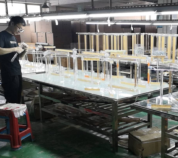 Clear-acrylic-stool-assembly-workshop-production-line