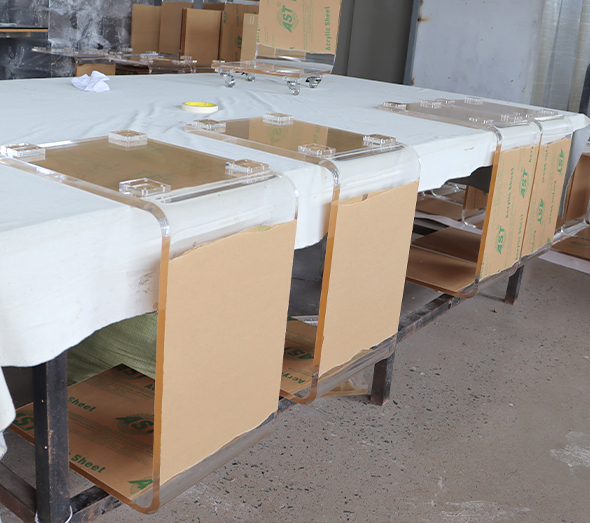 Clear acrylic tables with protective packaging, factory wholesale furniture OEM