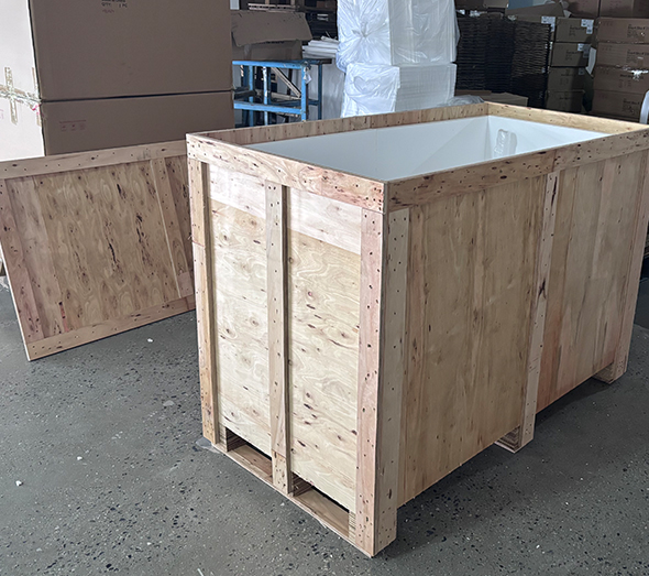 Foam-lined crate packing for acrylic furniture parts