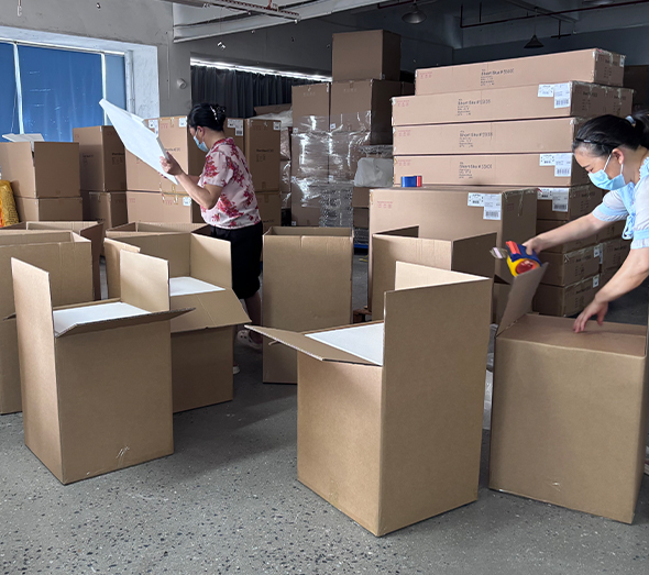 Palletized wooden crate packaging for bulk acrylic furniture
