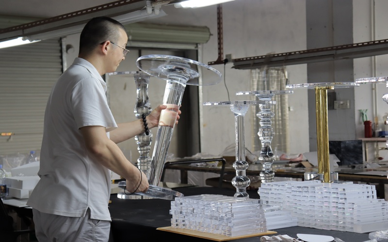 acrylic-candle-holder-assembly