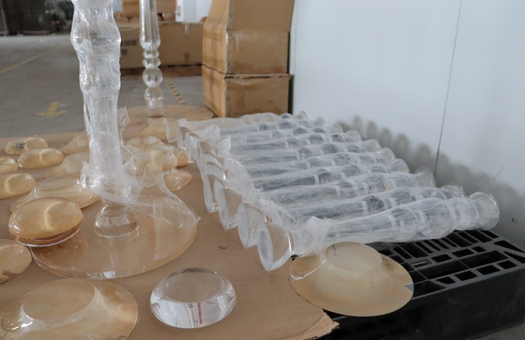acrylic-parts-production-and-packaging