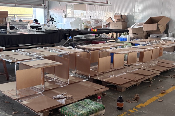 acrylic-side-tables-production