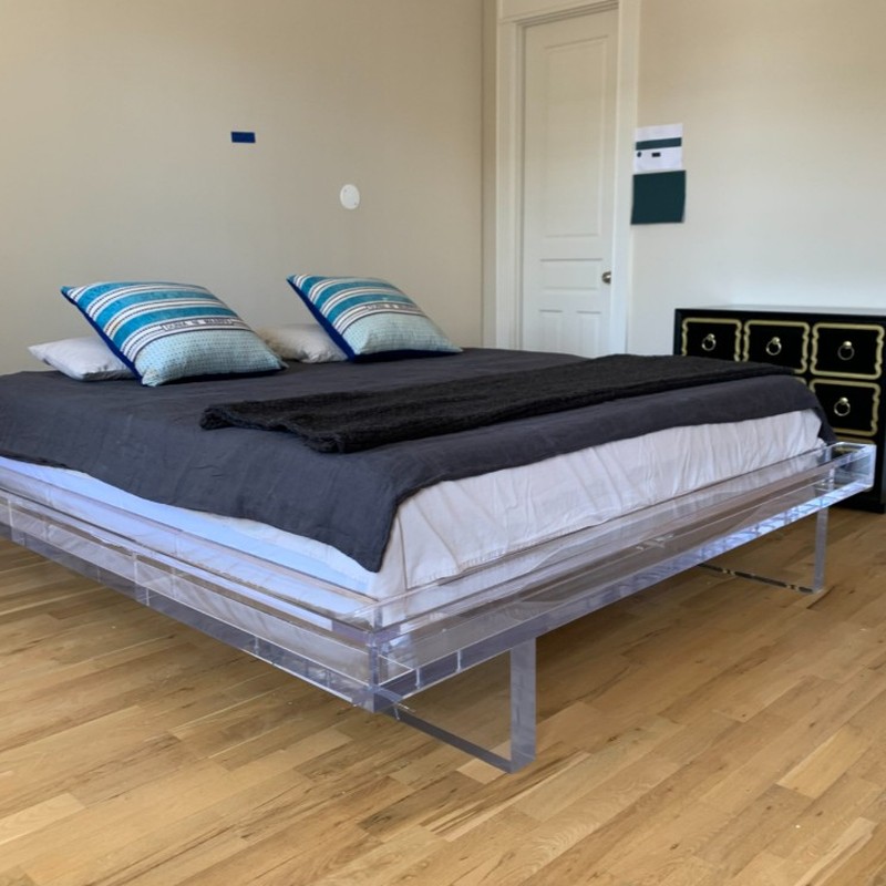 clear-acrylic-platform-bed-bedroom-scene