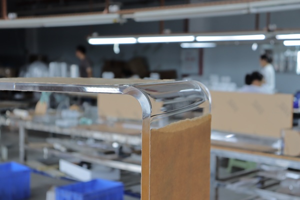 clear-acrylic-table-corner-factory