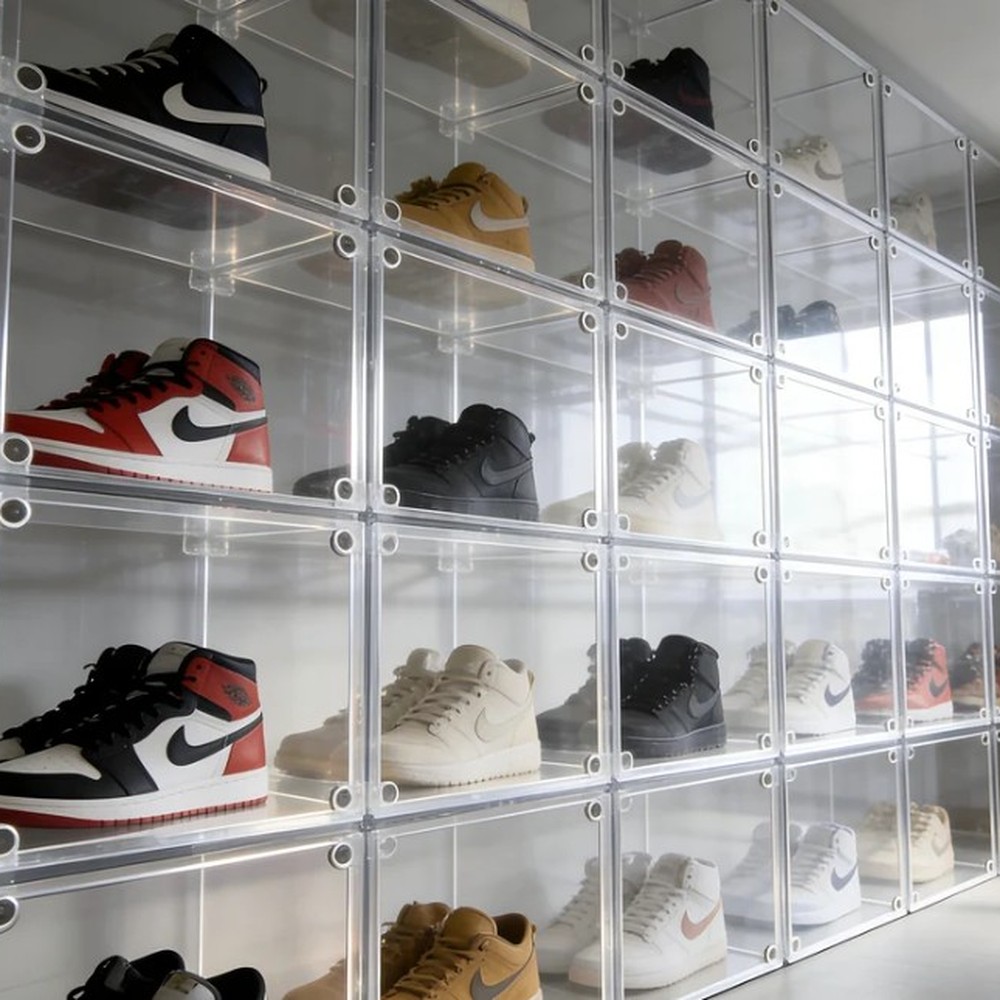 clear-acrylic-wall-mounted-shoe-display-cabinets