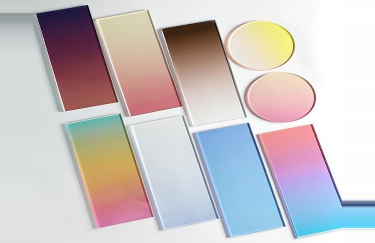 colorful-gradient-acrylic-plexiglass-sheets-iridescent-color-sample-panels