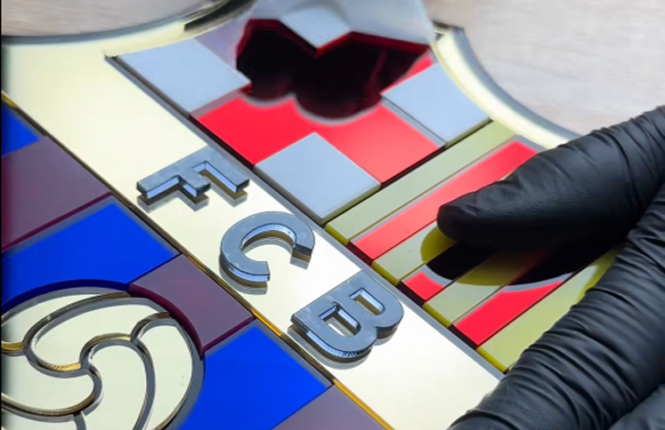 custom colorful acrylic letters and brand logo samples with mirror and metallic finishes