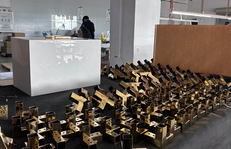 gold-metal-fittings-factory-production