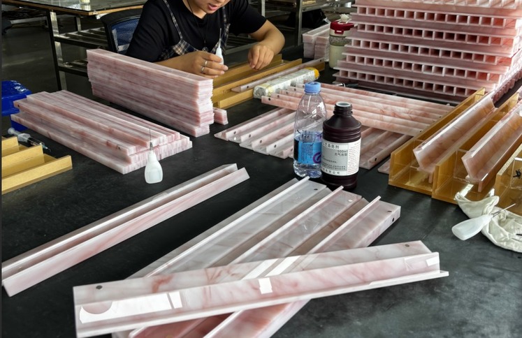 pink-marble-acrylic-mahjong-racks-hand-assembly
